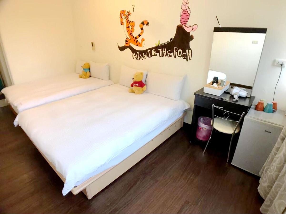 Happines Trip Inn Taichung Exterior photo